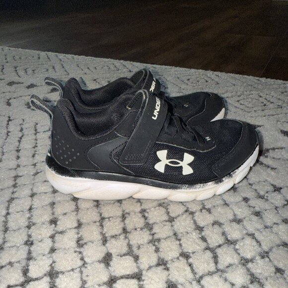 Under Armour Kids' Assert 9 Alternate Closure Sneaker Black Size 11.5 - Picture 2 of 10